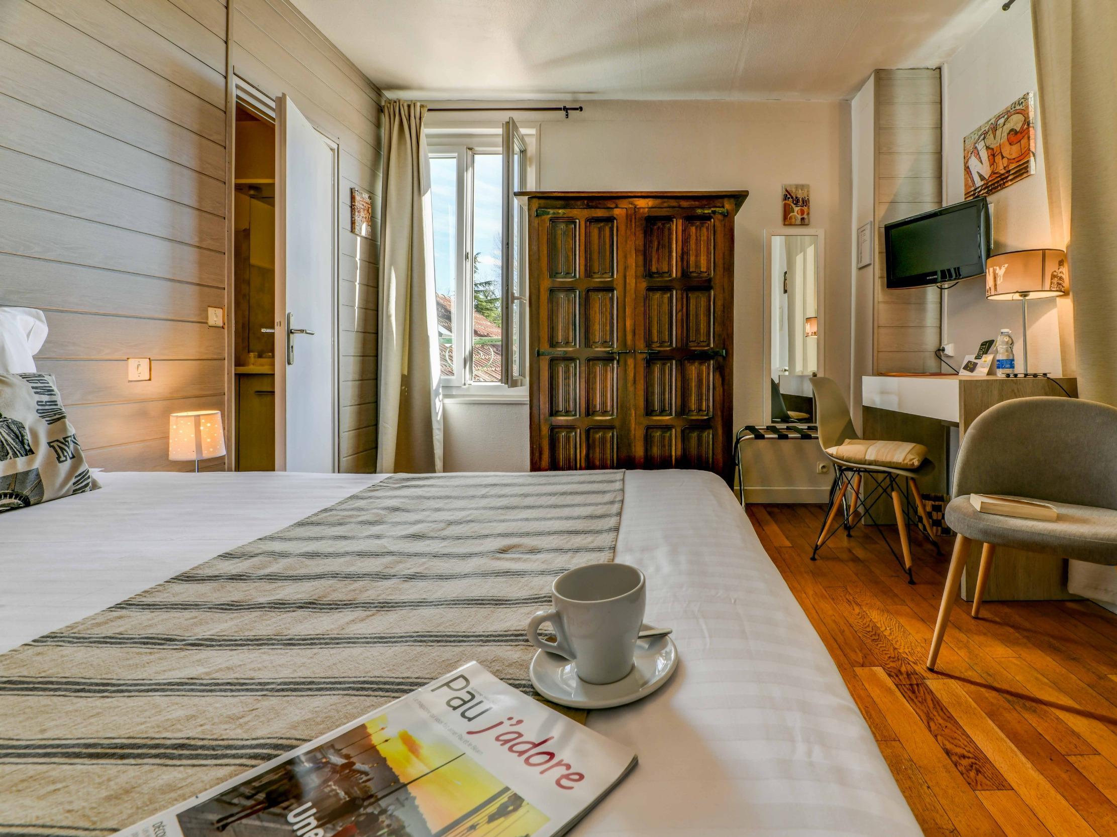 Logis Hostellerie Du Neez Gan 外观 照片