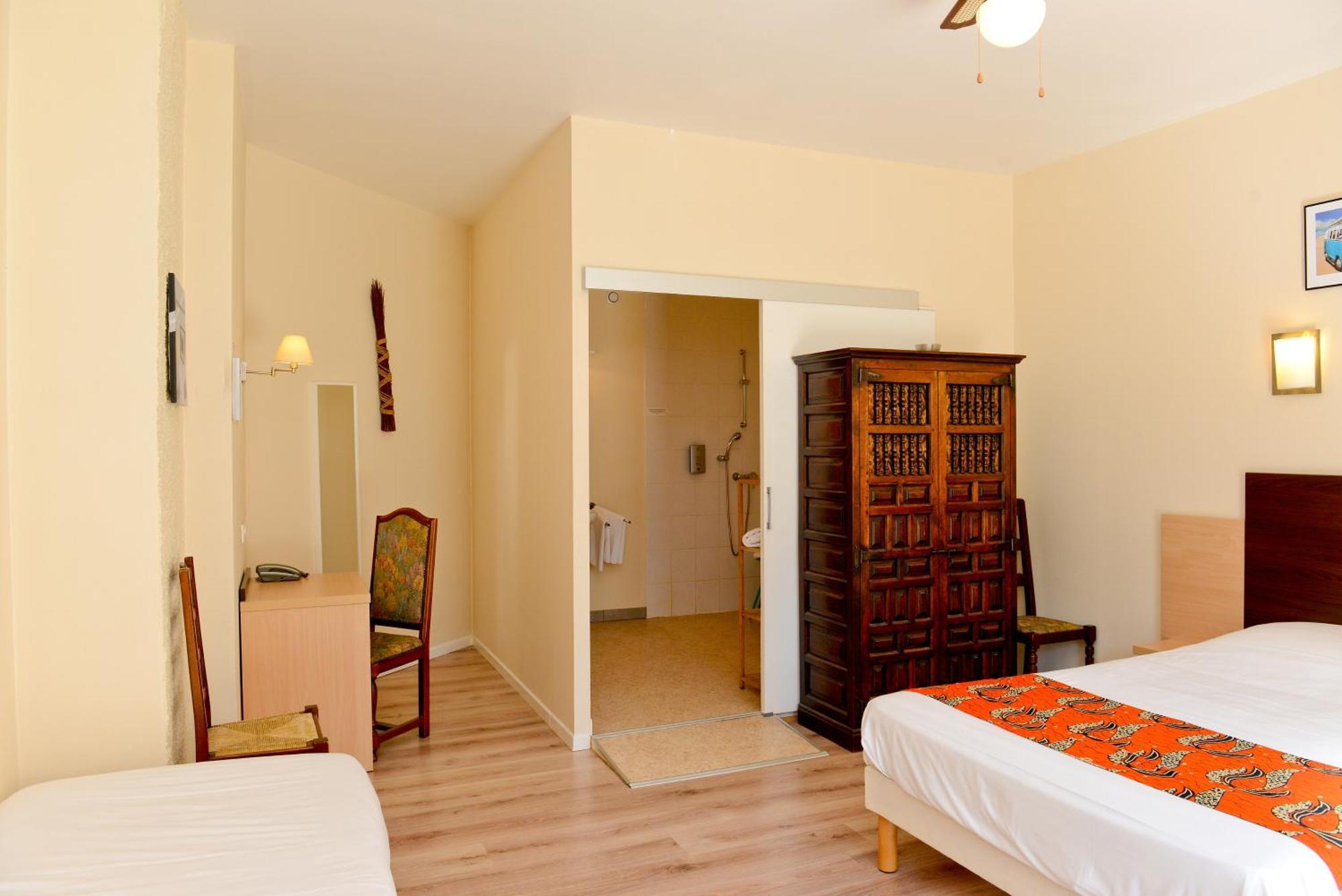 Logis Hostellerie Du Neez Gan 外观 照片