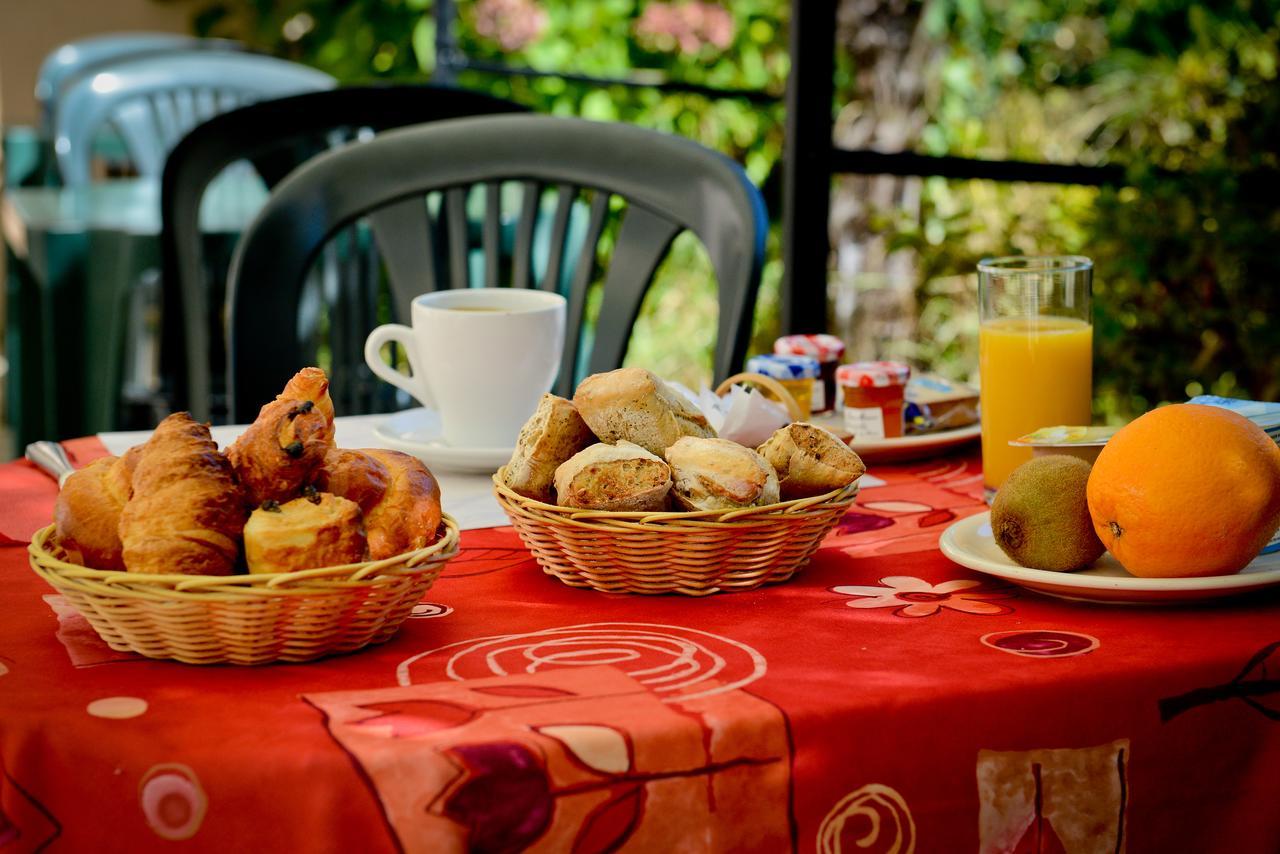 Logis Hostellerie Du Neez Gan 外观 照片