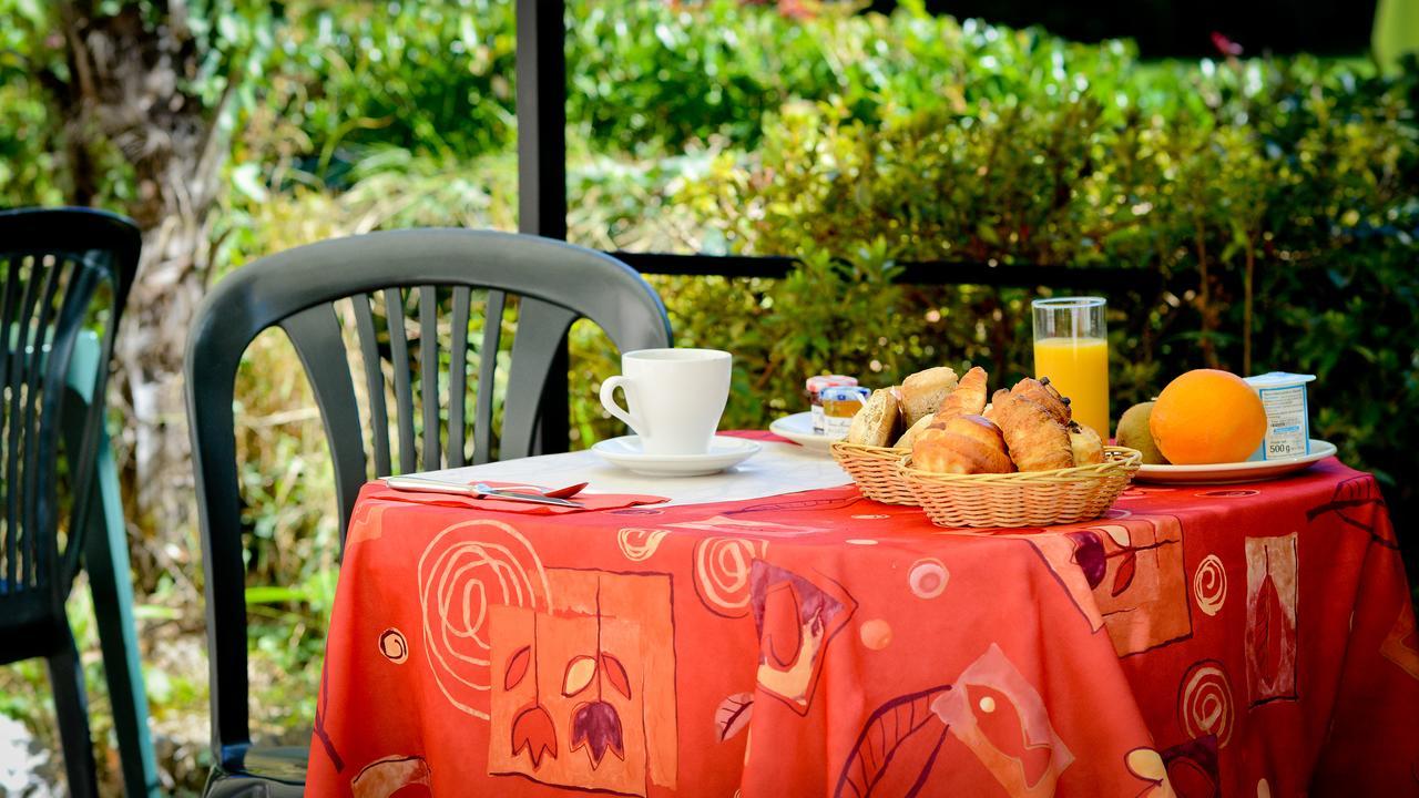 Logis Hostellerie Du Neez Gan 外观 照片