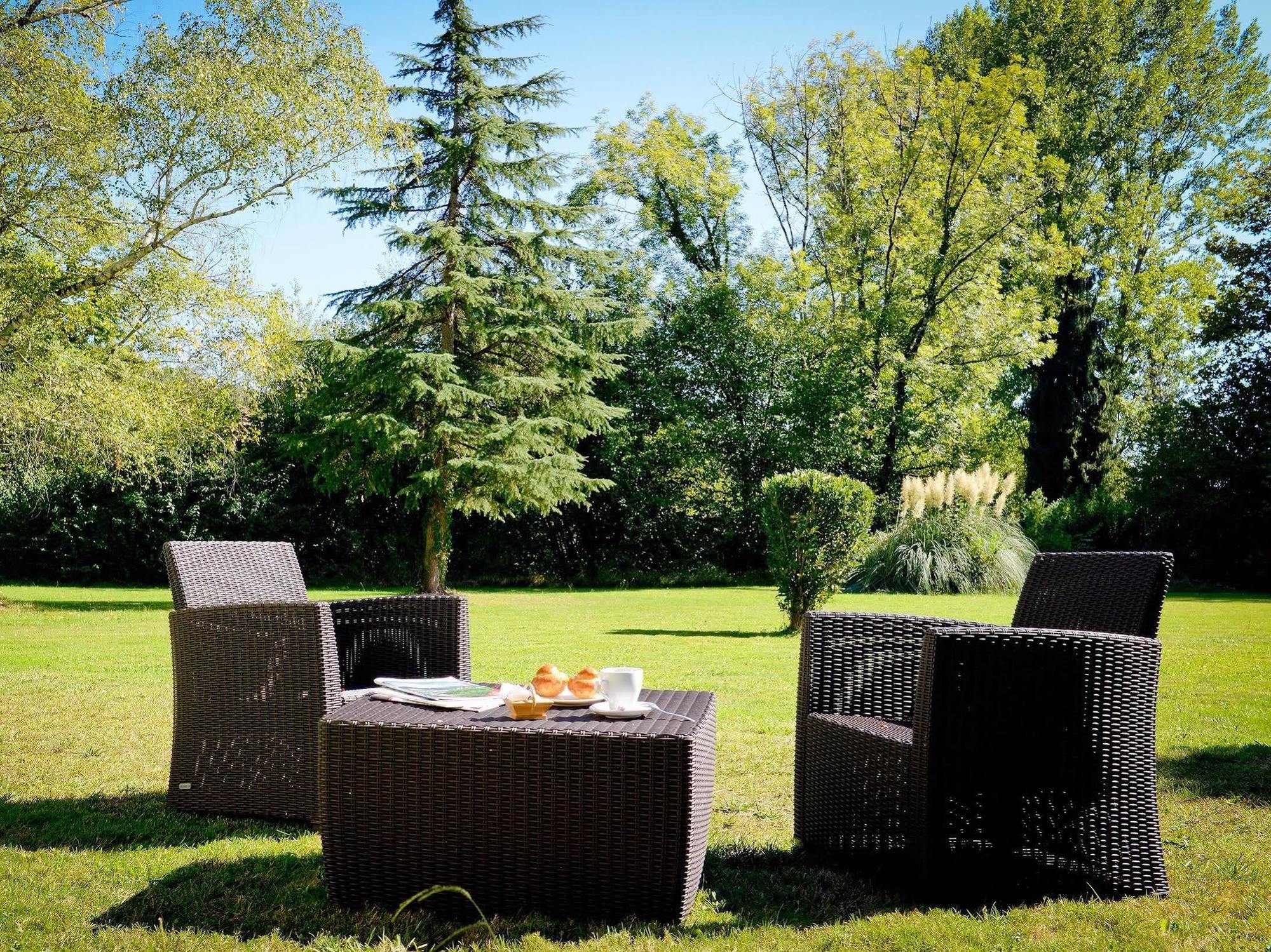 Logis Hostellerie Du Neez Gan 外观 照片